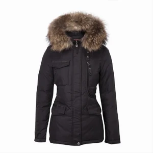 Hollies jacka  - Säljer äkta hollies jacka! Jackan är endast använd en vinter, storlek 36 men passar även 32 och jackan har inga skador eller defekter är som nytt! Kontakta mig för frågor eller fler  bilder👍🏼 