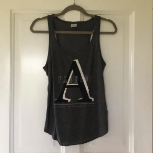 Linne strl S - Linne från Gina Tricot strl S.