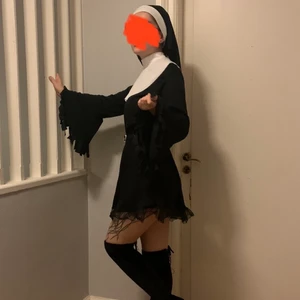 Halloweendräkt - Halloweendräkt nunna, klänning + hårband