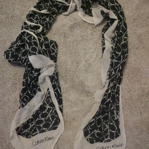 Calvin Klein sjal  - Calvin Klein sjal 
