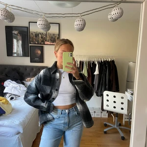 Jacka - Tyg jacka i fint mönster!