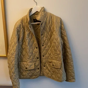 Barbour jacka  - Jackan är i gått skick och inte använd mer än 5-6 gånger 