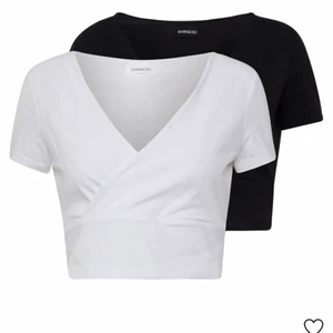 Even&odd tröjor - Storlek xs men passar s mer skulle jag säga, knappt använda säljer båda för 70+frakt eller en för 50+frakt, välj om du vill ha spårbart eller ej:)