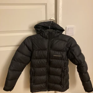 Peak performance jacka - Ny skick, inga defekter