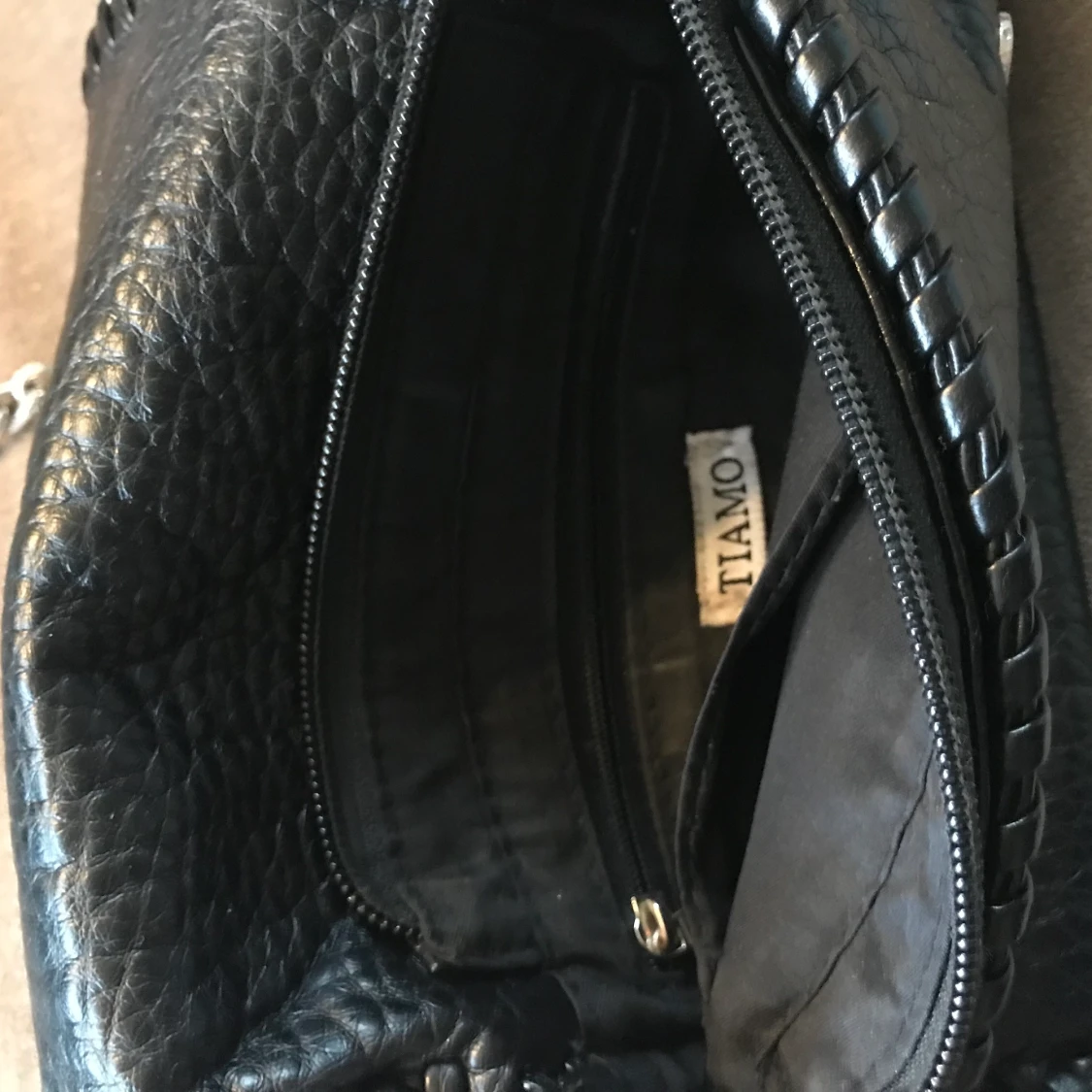 TIAMO väska🖤🖤🖤🖤🖤🖤 - 91