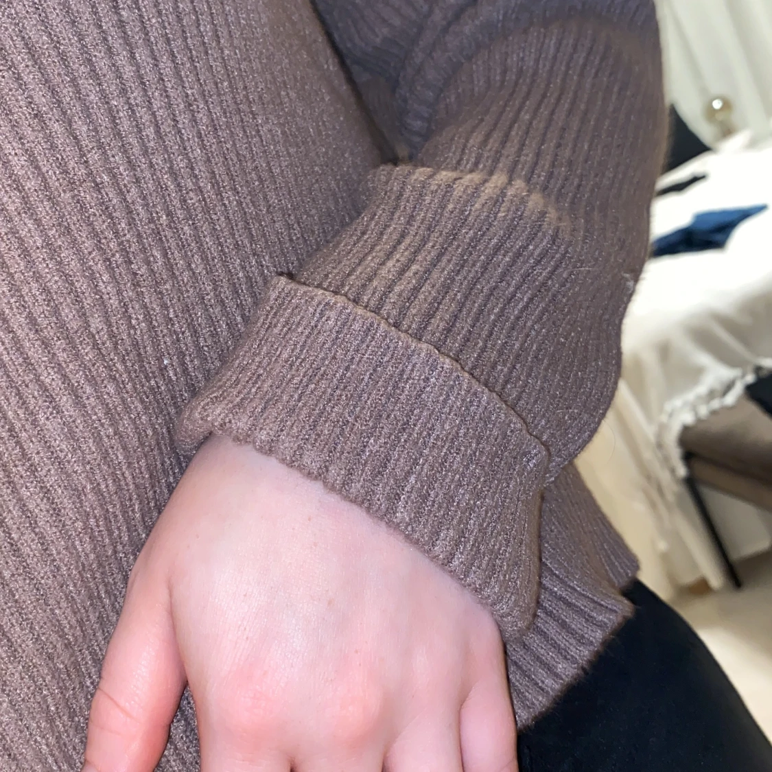 Brun stickad tröja - 91