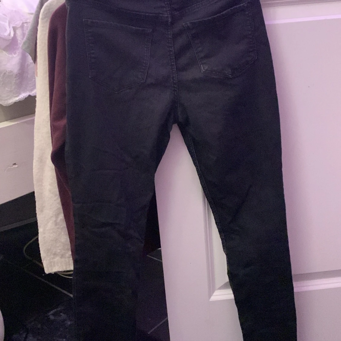 Svarta jeans  - 90
