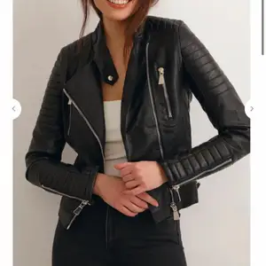 Chiquelle Moto Jacket - Strl L (liten i storleken), nypris 699kr mitt pris 400kr 