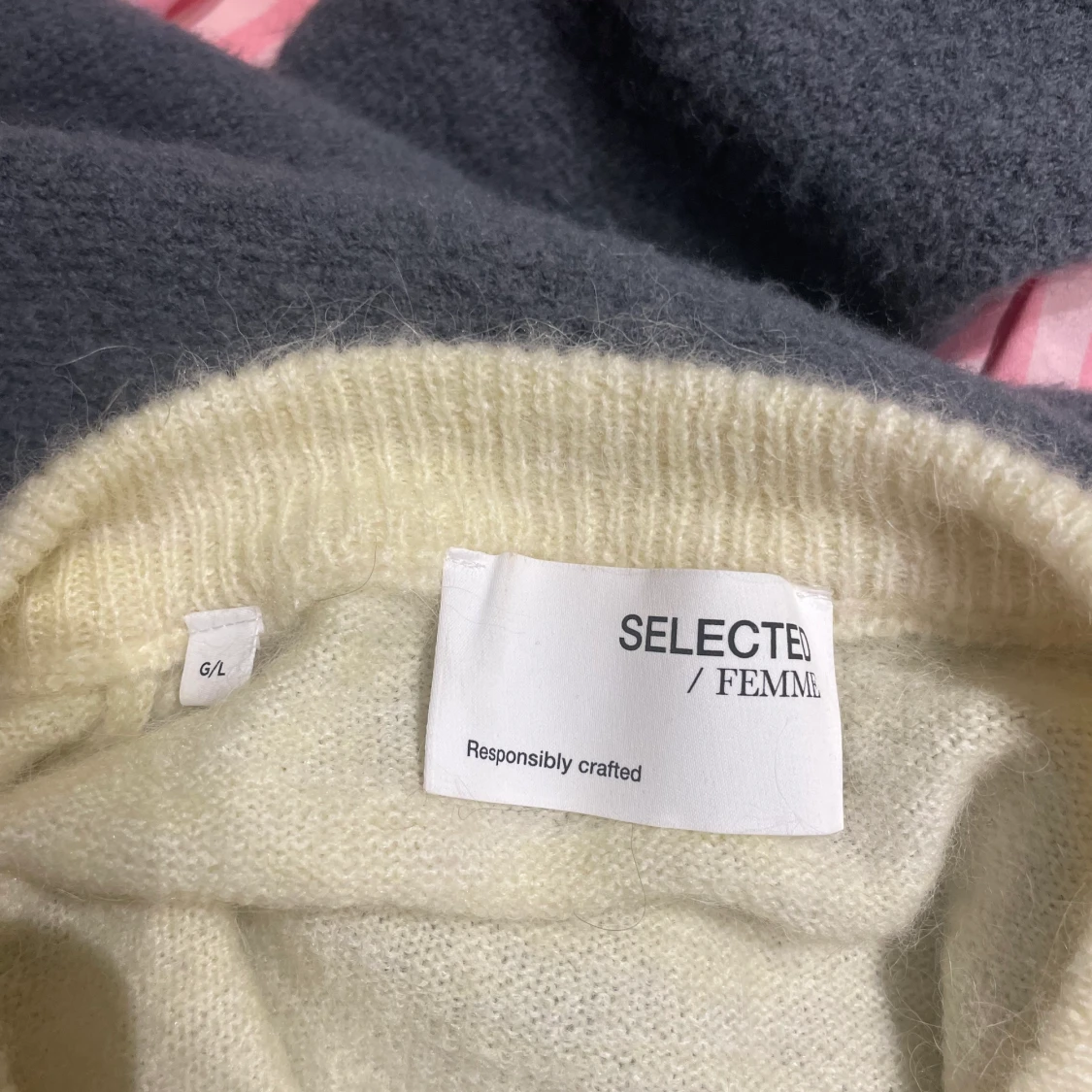 Gul stickad💛💛💛💛💛 - 91