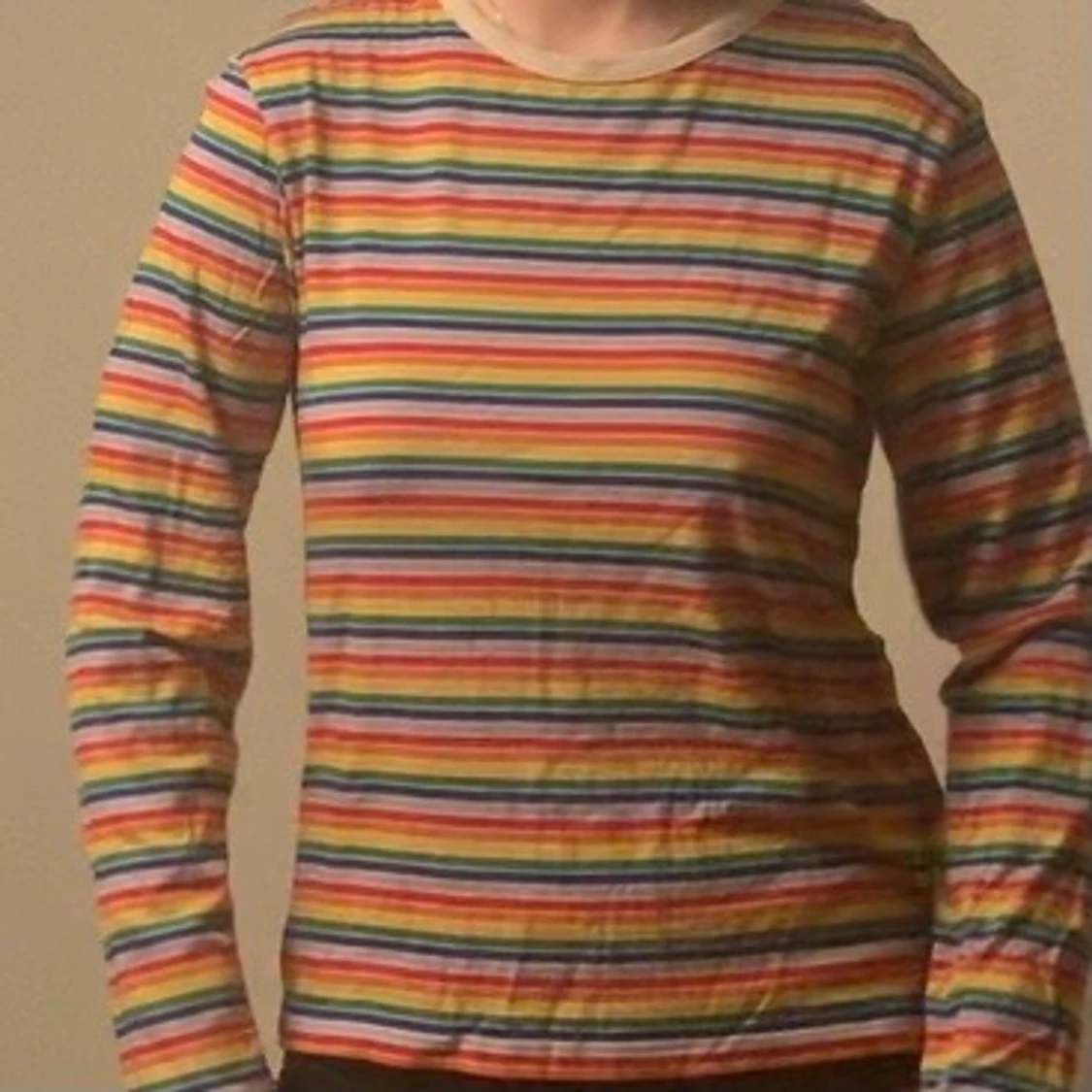 Långärmad rengbågsrandig tröja - 90