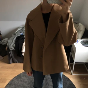 Brun jacka Vero moda - Suuupersnygg brun jacka från Vero Moda!