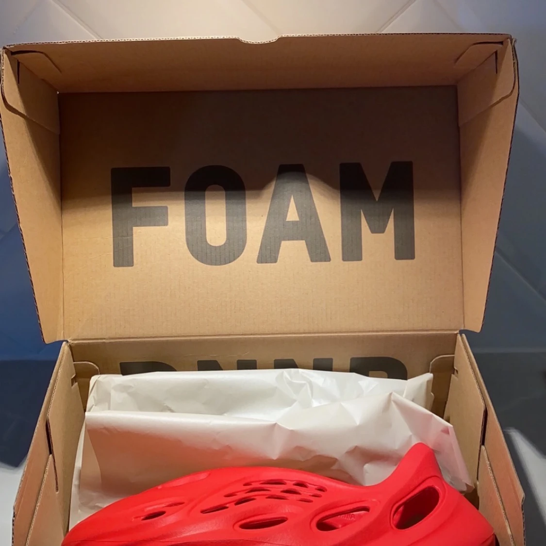 YEEZY FOAM RNNR "VERMILLION" ❤️ - 90
