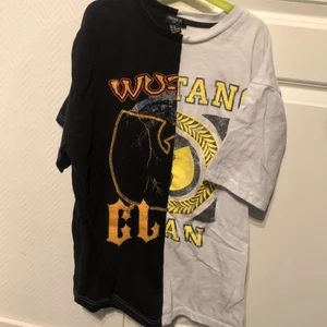 T-shirt  - Oversized t-shirt, trots XS är den som en small eller liten medium. 