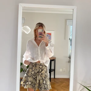 Zara kjol  - Säljer min kjol från Zara i strl XS för 90kr + frakt!💝