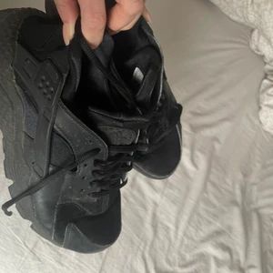 Nike skor (huaraches) - Sparsamt använda