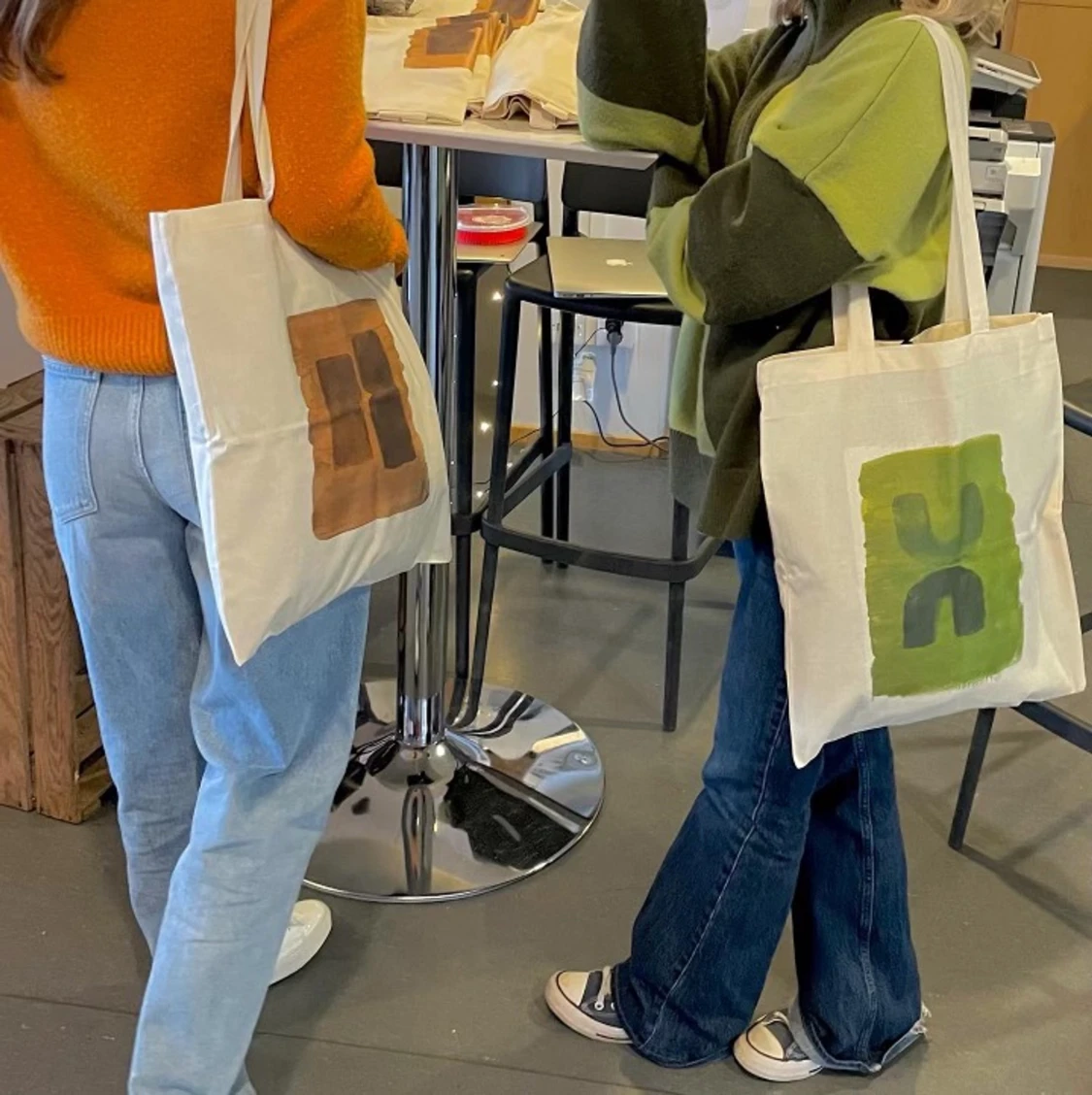 Brun och grön tygkasse