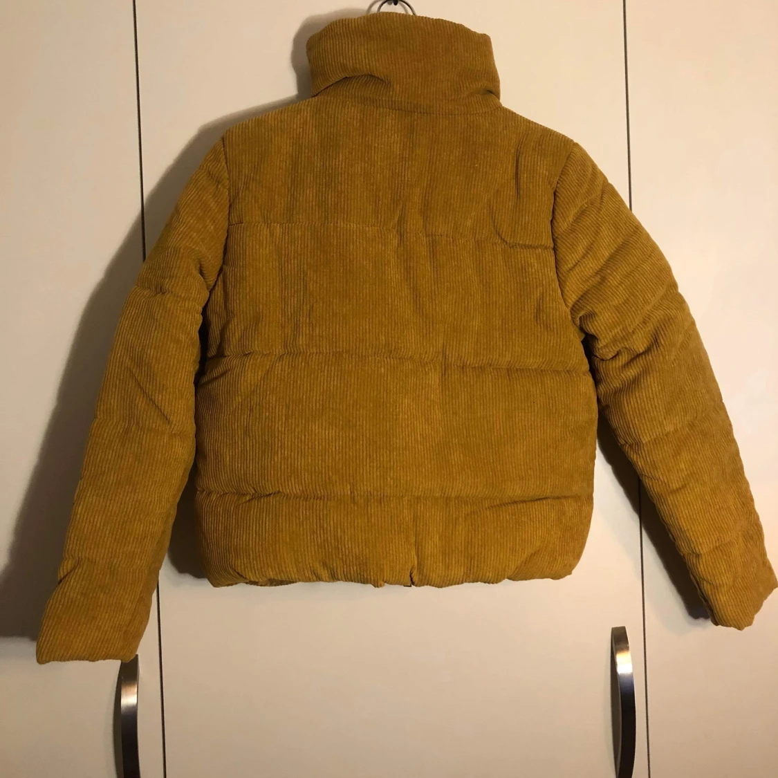 Gul jacka  - 90
