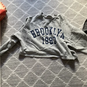 Sweatshirt  - Jätte fin sweatshirt har inte andvänt en magtröja i stl s