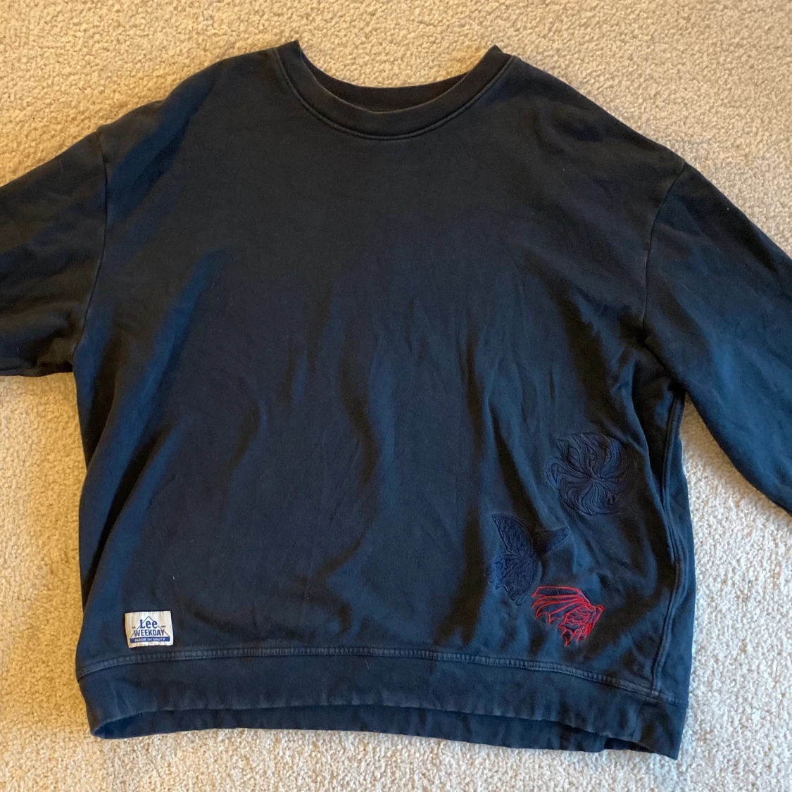 Oversize sweatshirt med broderi 🧵 💙 - 91