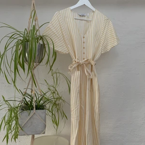 Jumpsuit - Suuuper fin jumpsuit från &Other Stories i strl S. Använd vid ett tillfälle💛 Nypris: 1099