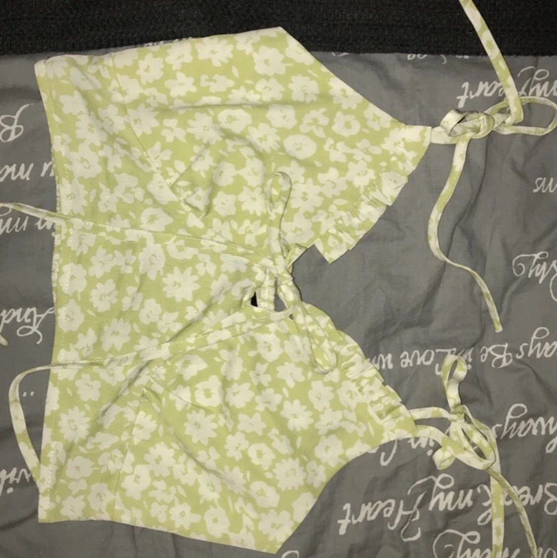 Grön blommig topp - 90