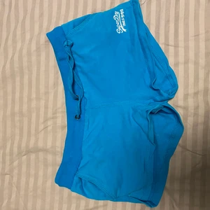 Superdry shorts  - Fina blåa shorts i bra skick 