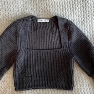 Topp - Stickad topp från zara i storlek s