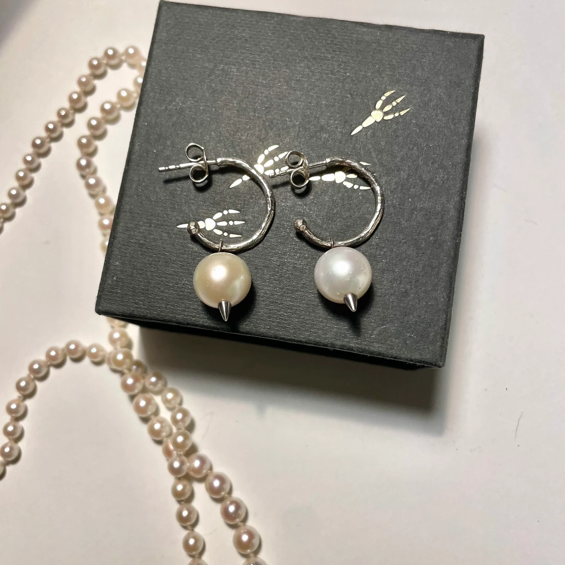 Maria Nilsdotter örhängen med pärlor