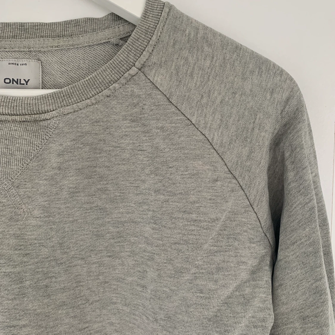 Grå tröja - 91