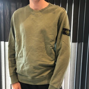 Stone Island tröja, strl L - Använd ett fåtal gånger, i nyskick 