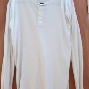 Vit tröja - Skön tröja för killar