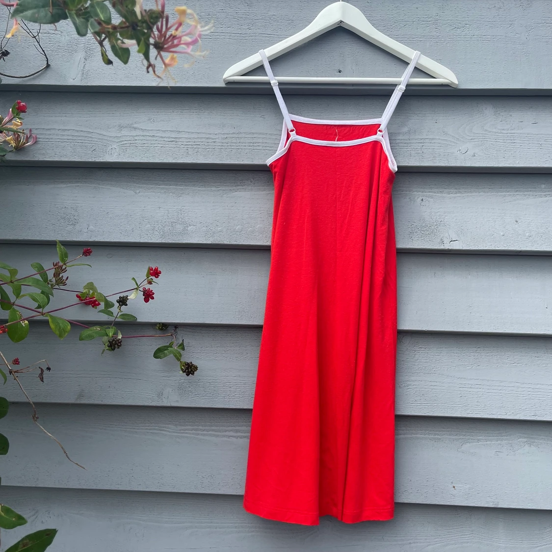 Röd sommarklänning  - 90