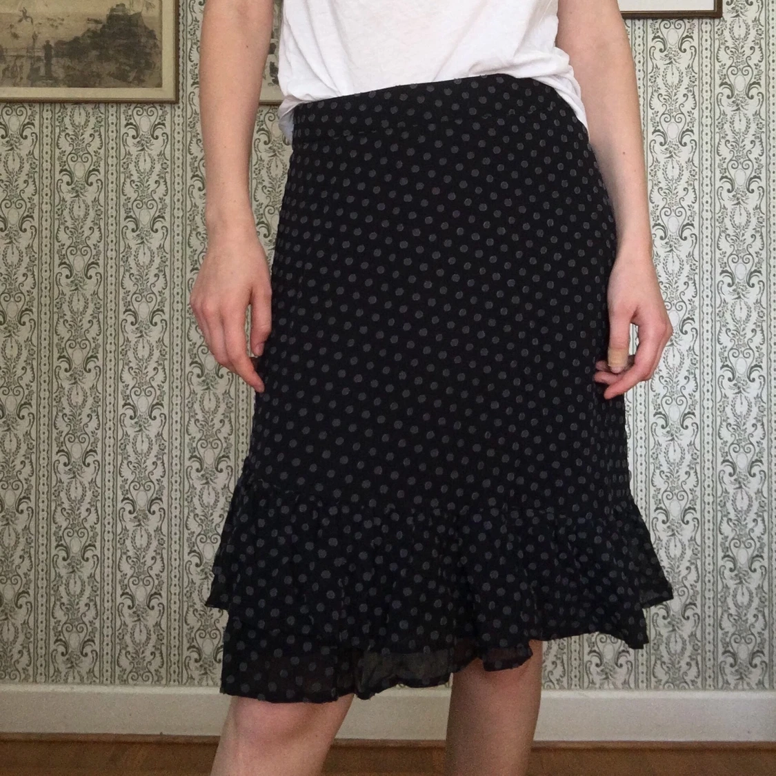 Prickig kjol med volanger