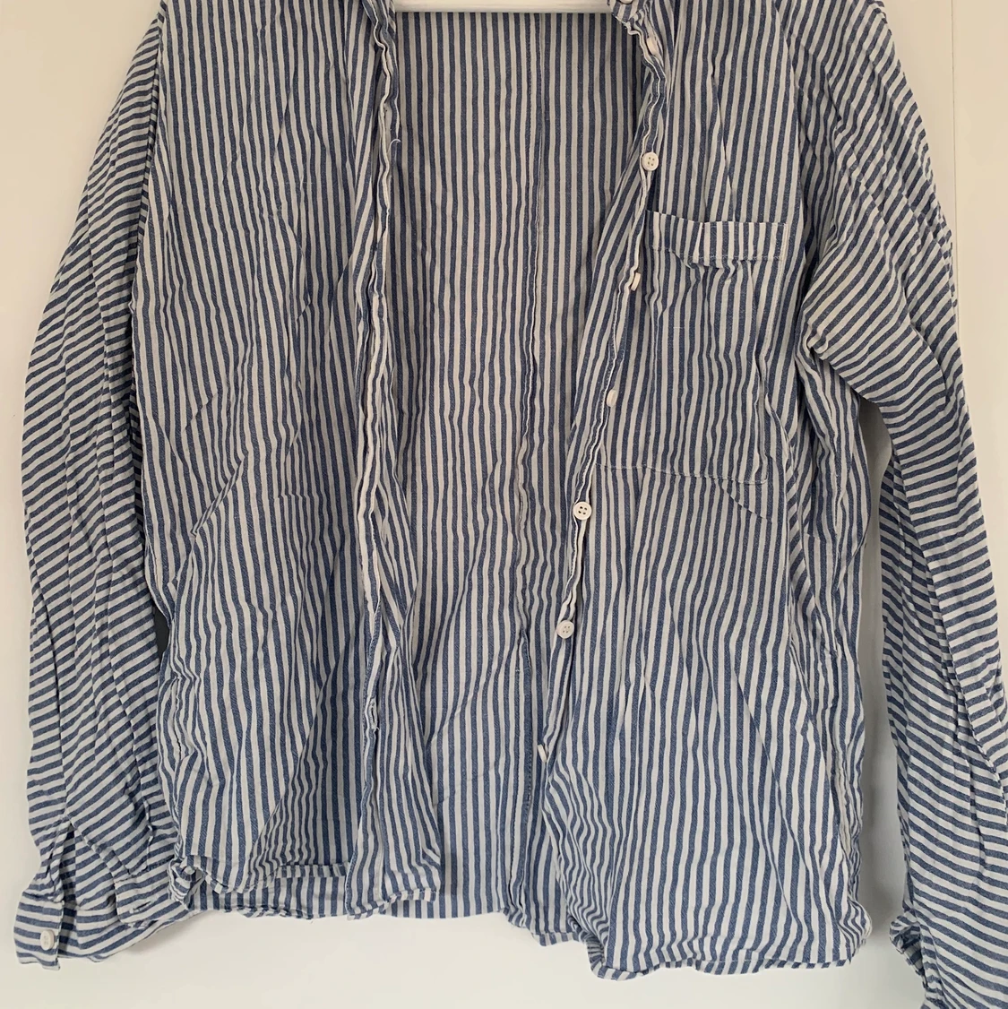 Blårandig skjorta  - 90