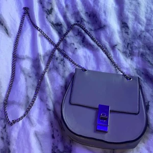 Väska - Jättefin väska använd cirka 3 gånger säljer den för 49kr 