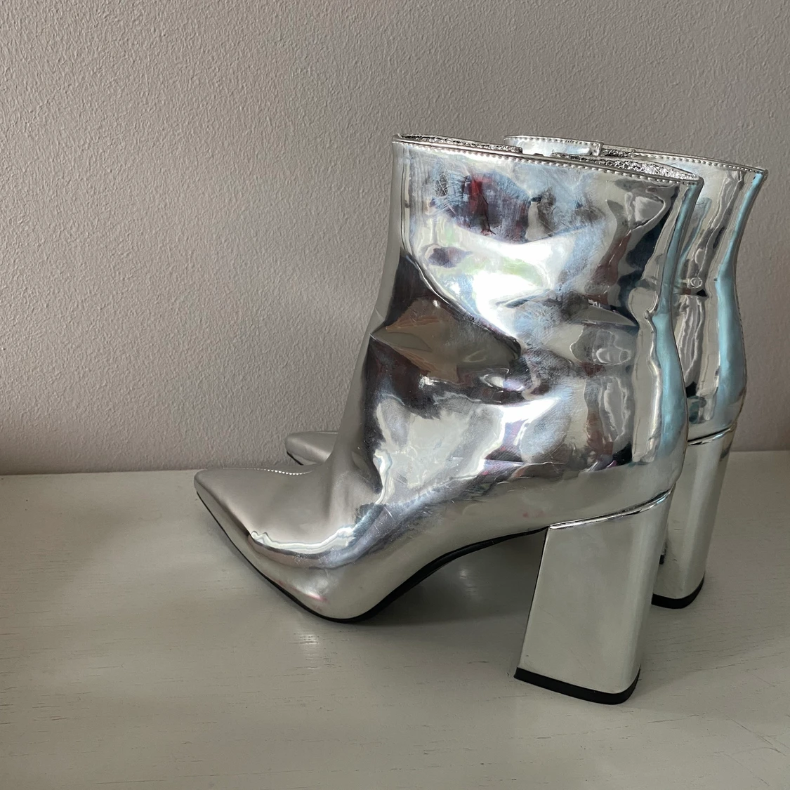 Silvriga klackskor storlek 39 - 90