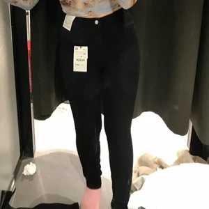 Svarta skinny jeans  - Köpta men aldrig använda