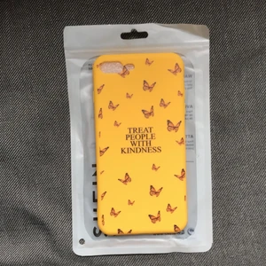 Harry Styles IPhone 7/8 plus skal  - Ett helt nytt Harry Styles inspirerat mobilskal från SHEIN! Till iPhone 7/8 plus. Säljs då jag råka beställa fel mobil storlek. Köparen står för frakt.                              Om fler är intresserade blir det budgivning:)