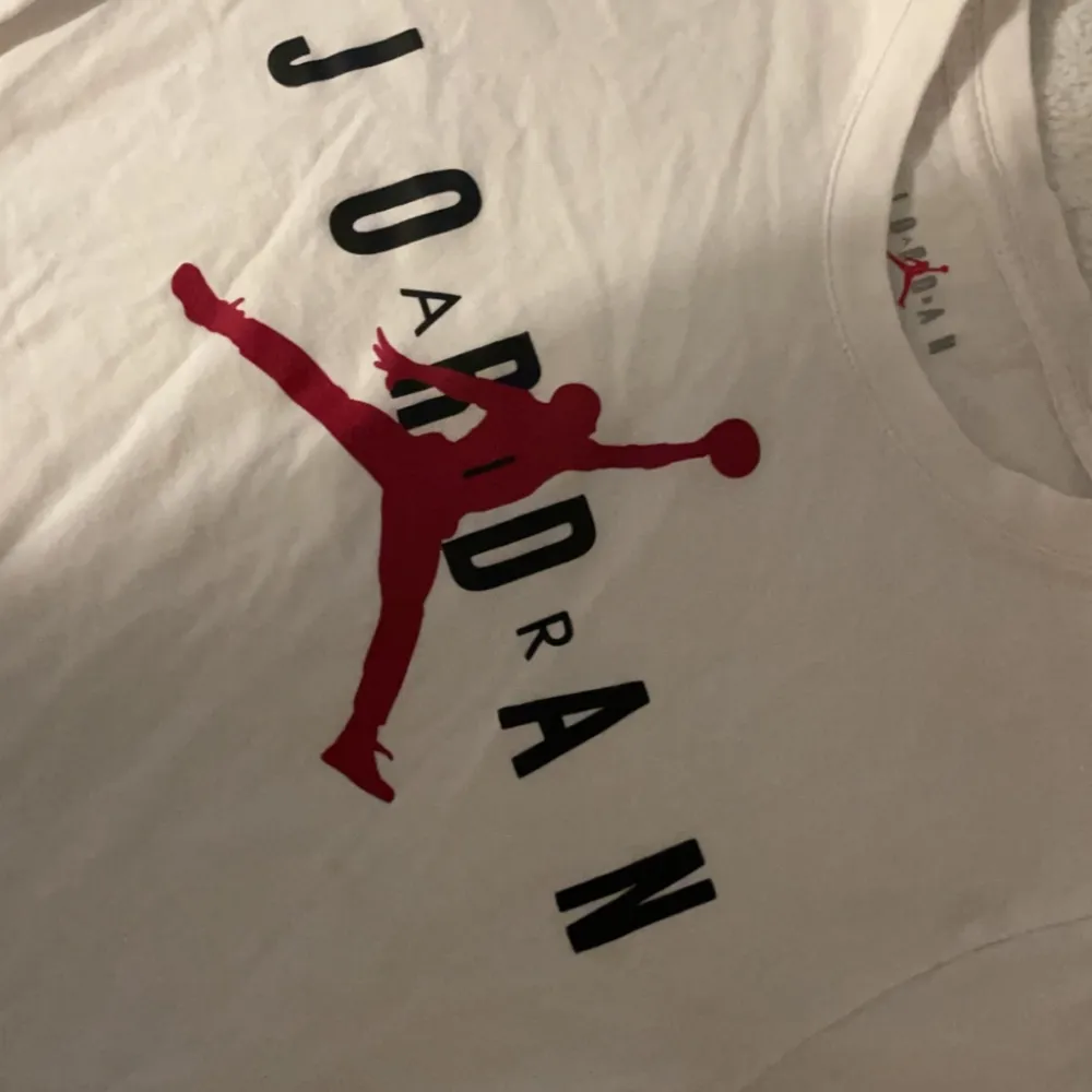 Jordan T-shirt . T-shirts.