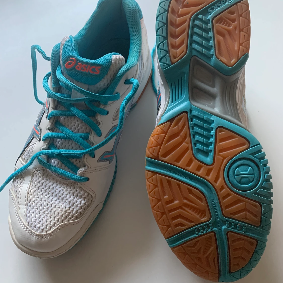 Asics inneskor storlek 37,5 - 91