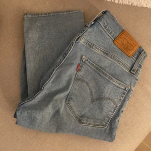 levis jeans  - säljer mina 724 levis jeans ☀️☀️☀️