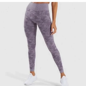 Adapt camo seamless leggings - Adapt camo seamless leggings storlek S från Gymshark, slutsålda online. Endast använda 2-3 gånger och är i nyskick. Nypris 750kr. Köparen står för frakt 