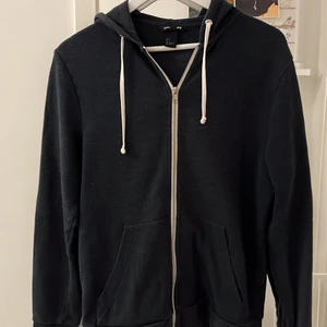 Hoodie, H&M, S - Marinblå hoodie från H&M storlek S 