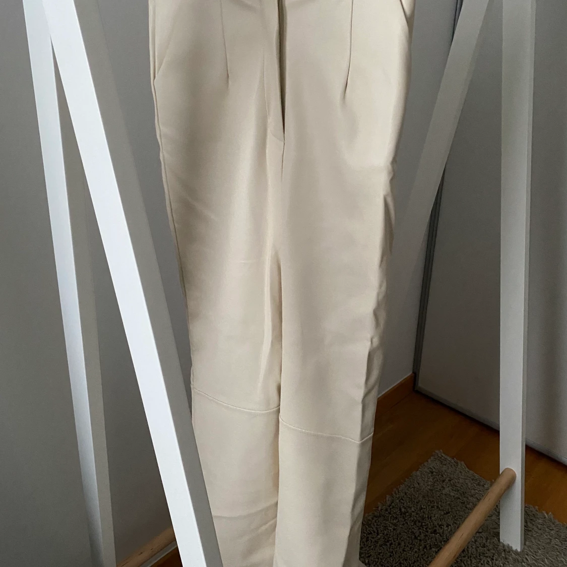 Beiga skinnbyxor oanvända 