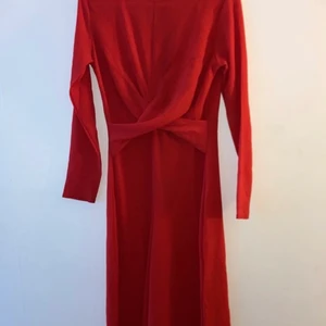 Röd jumpsuit  - Röd jumpsuit. 