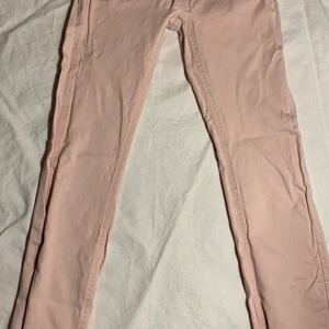 Rosa byxor - Inte så andvända