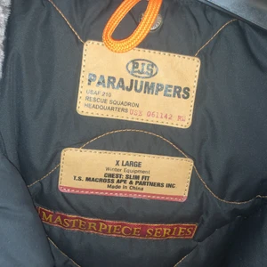 PARAJUMPERS - ÄKTA.. Jätte fin vinter jacka använd få gånger. Pris  kan diskuteras 