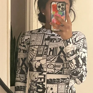 Shien - Säljer dena fina shien tröjan som är ny !! Andvändig 1 gång då jag skulle prova🥰KÖPAREN STÅR FÖR FRAKTEN 🚚