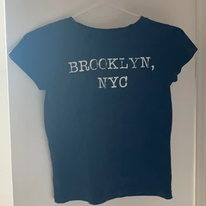 Cubus tröja! - Mörkblå t-shirt med tryck