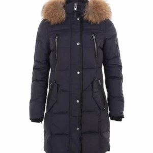 Rock&blue artica - Säljer min rock&blue artica jacka, använt 2-3 gånger så tycker det är synd att låta den ruttna i garderoben. Köpt för 1 år sedan. Nypris 4,999kr 